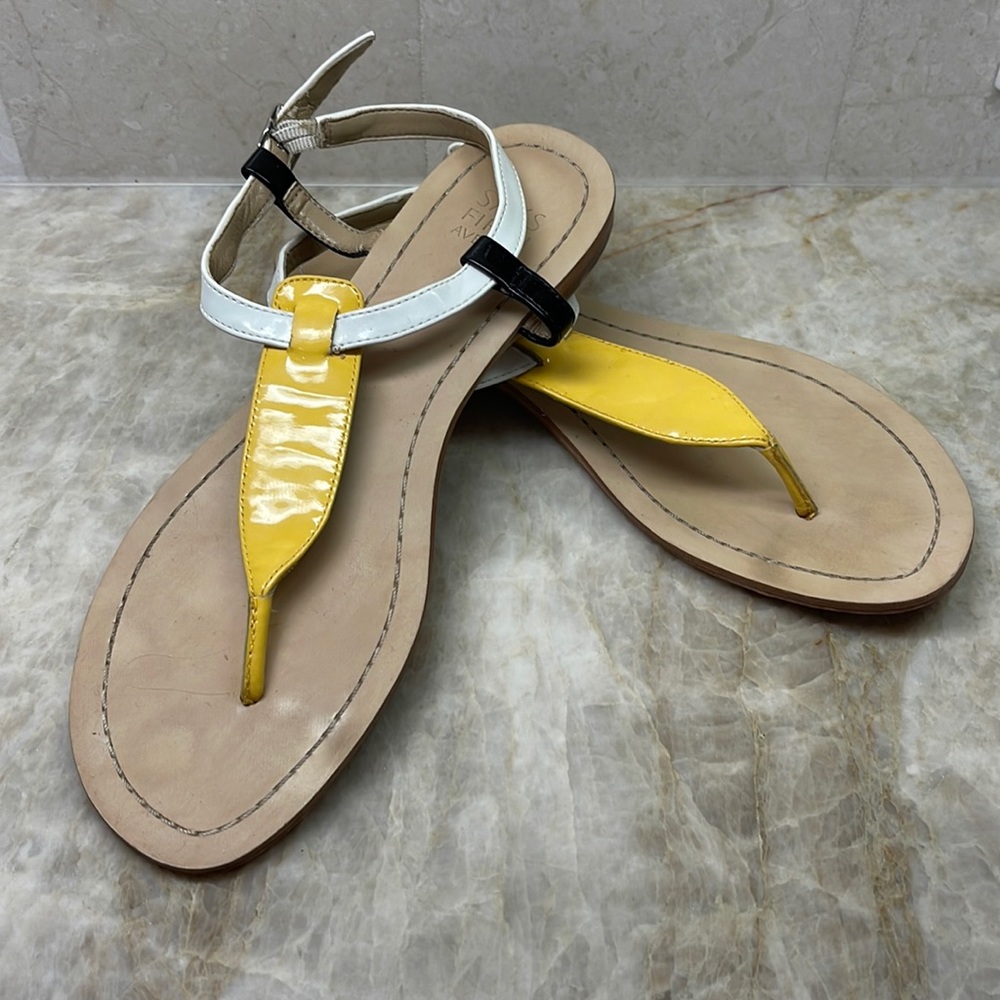 Saks Fifth Avenue sandals size 7.5